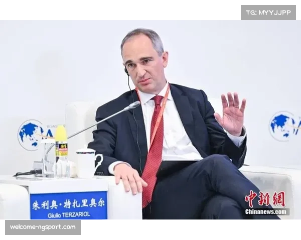 阿迪勒·阿赫塔尔的奋斗历程与内心世界探讨 阿迪勒·阿赫塔尔的奋斗历程与内心世界探讨